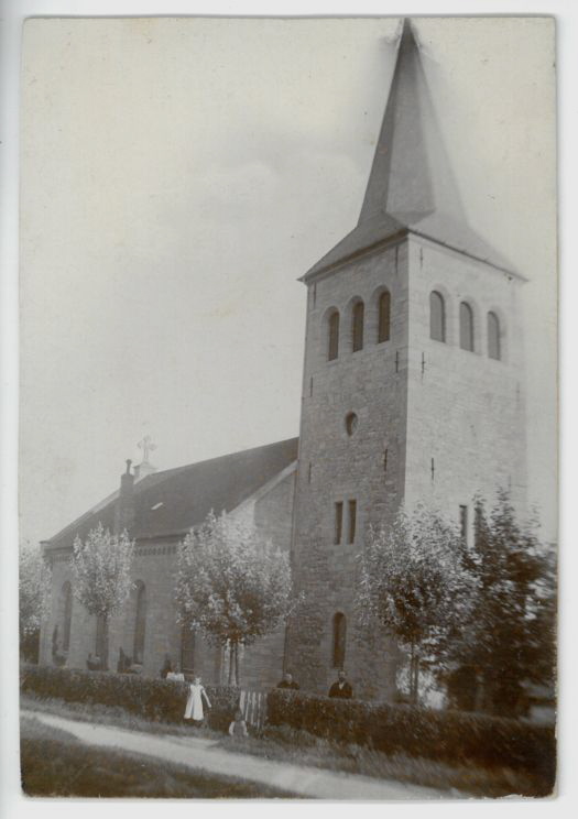 Eitzum Kirche von Nordwesten Foto aus dem Nachlass Pastor Carl Schattenberg_crop